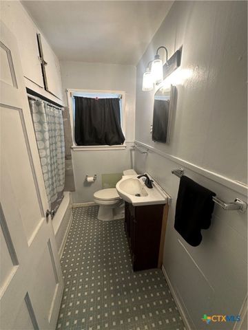 502 Tommy Drive, Port Lavaca, TX 77979