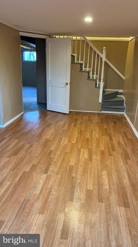 525 PAGE ST, West Deptford, NJ 08096