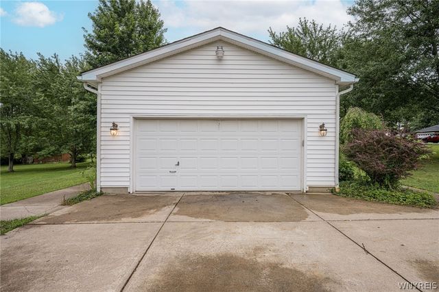 7321 Gerald Drive, Eden, NY 14075