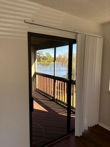 510 Lakeview Drive E, Royal Palm Beach, FL 33411