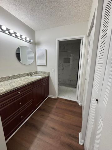 510 Lakeview Drive E, Royal Palm Beach, FL 33411