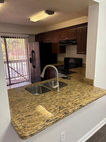 510 Lakeview Drive E, Royal Palm Beach, FL 33411