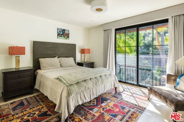 7651 Willow Glen Road, Los Angeles, CA 90046