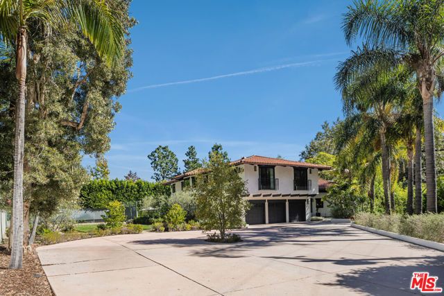 7651 Willow Glen Road, Los Angeles, CA 90046