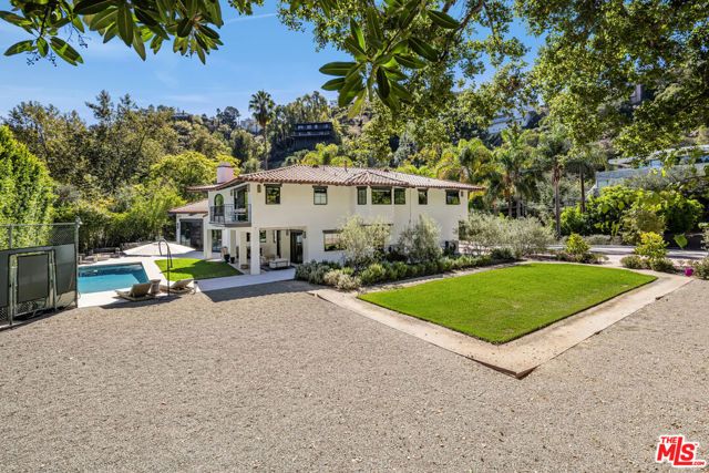 7651 Willow Glen Road, Los Angeles, CA 90046