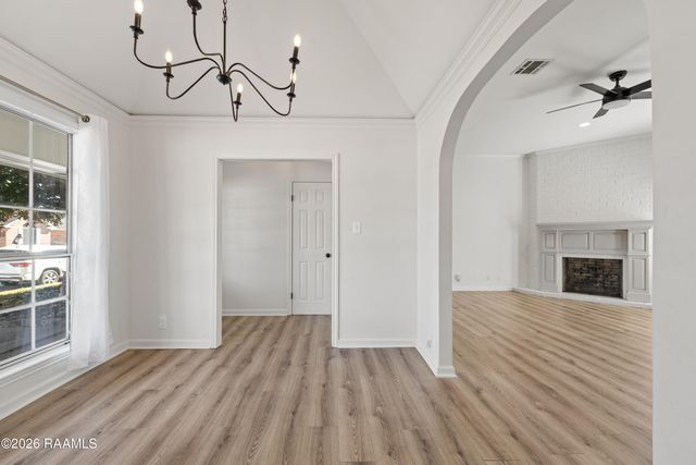 313 Wallingsford Circle, Youngsville, LA 70592