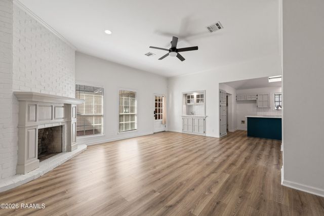 313 Wallingsford Circle, Youngsville, LA 70592