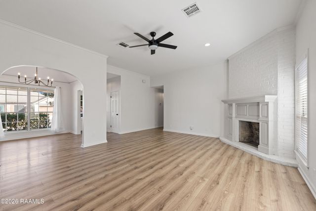 313 Wallingsford Circle, Youngsville, LA 70592