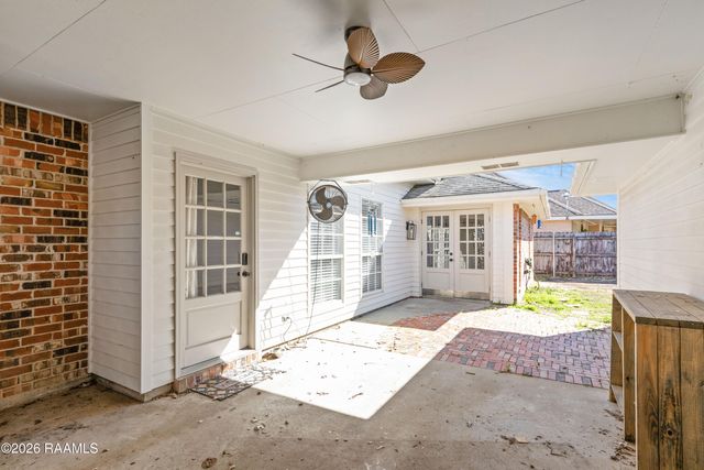 313 Wallingsford Circle, Youngsville, LA 70592