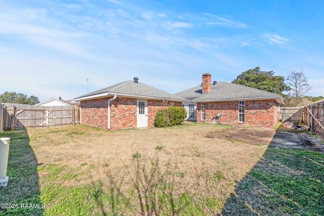 313 Wallingsford Circle, Youngsville, LA 70592