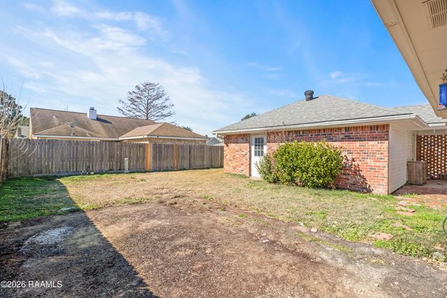 313 Wallingsford Circle, Youngsville, LA 70592