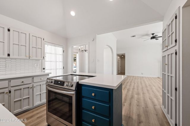 313 Wallingsford Circle, Youngsville, LA 70592