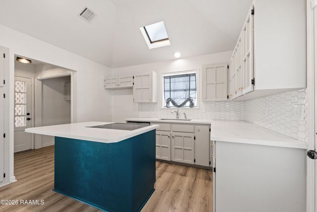 313 Wallingsford Circle, Youngsville, LA 70592