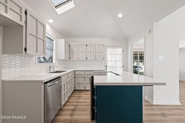 313 Wallingsford Circle, Youngsville, LA 70592