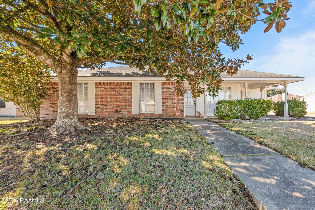 313 Wallingsford Circle, Youngsville, LA 70592