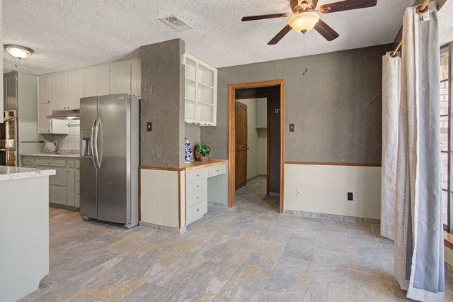 604 Baker Drive, Hurst, TX 76054