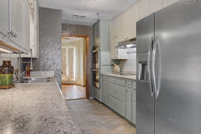 604 Baker Drive, Hurst, TX 76054