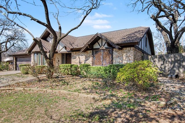 604 Baker Drive, Hurst, TX 76054