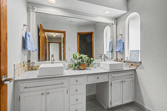 604 Baker Drive, Hurst, TX 76054