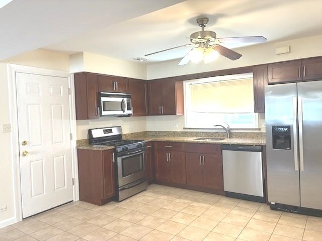 1194 S Kenilworth Avenue 1W, Oak Park, IL 60304