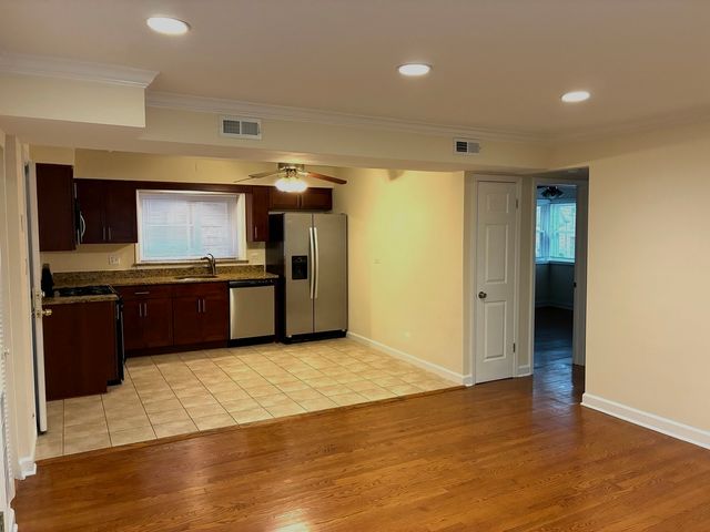 1194 S Kenilworth Avenue 1W, Oak Park, IL 60304