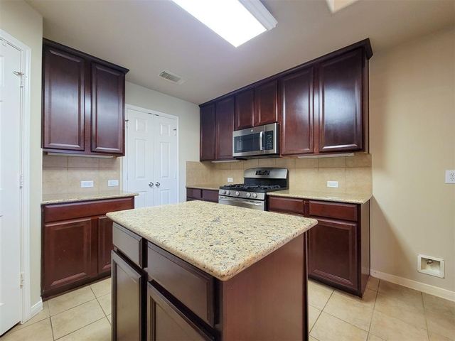 2913 Perdido Bay Lane, Pearland, TX 77584
