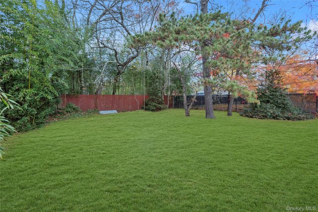 96 Split Cedar Drive, Islandia, NY 11749