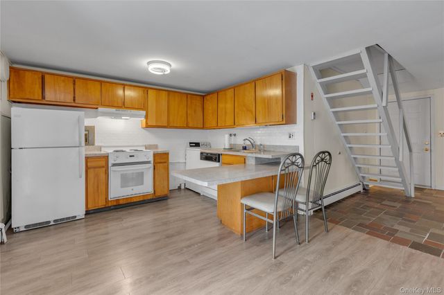 96 Split Cedar Drive, Islandia, NY 11749