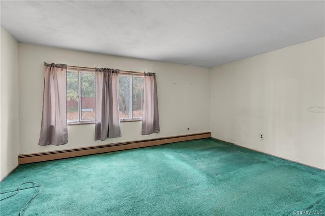 96 Split Cedar Drive, Islandia, NY 11749