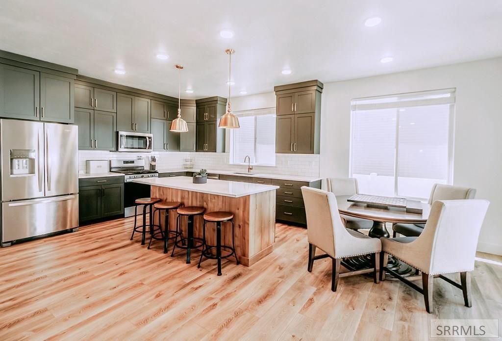 Image 2 of property listing at 2889 N Curlew Drive, Idaho Falls, ID 83406