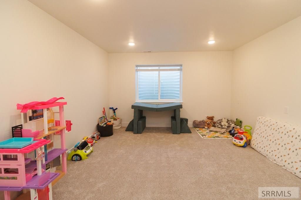 Image 24 of property listing at 2889 N Curlew Drive, Idaho Falls, ID 83406