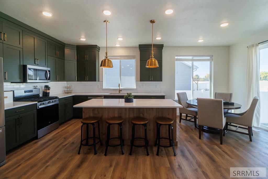 Image 5 of property listing at 2889 N Curlew Drive, Idaho Falls, ID 83406