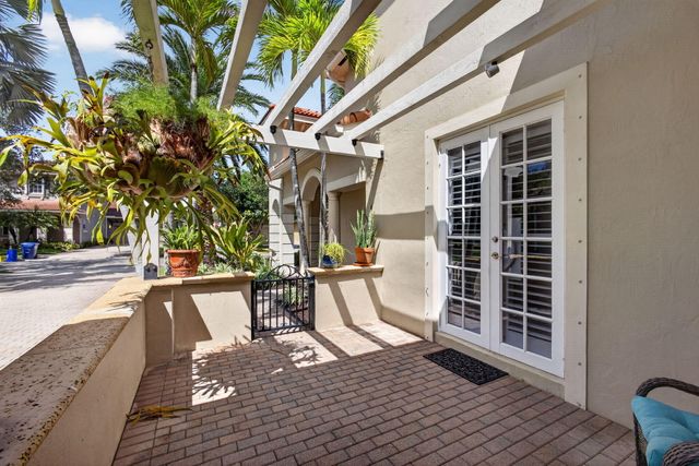 110 Via Veracruz, Jupiter, FL 33458