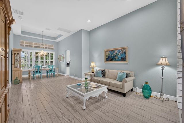 110 Via Veracruz, Jupiter, FL 33458