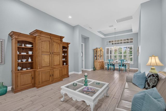 110 Via Veracruz, Jupiter, FL 33458