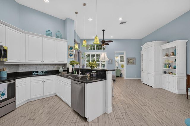 110 Via Veracruz, Jupiter, FL 33458