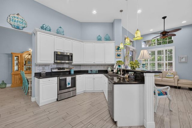 110 Via Veracruz, Jupiter, FL 33458
