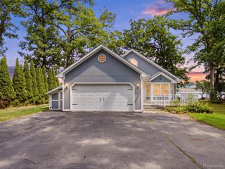 8954 Patrick Drive, Springfield Charter Township, MI 48350