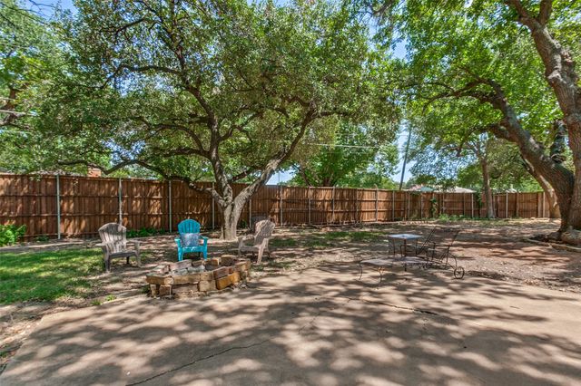 100 N Gentle Drive, Richardson, TX 75080