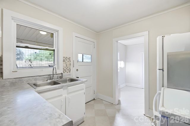 65 King Street, Asheville, NC 28804