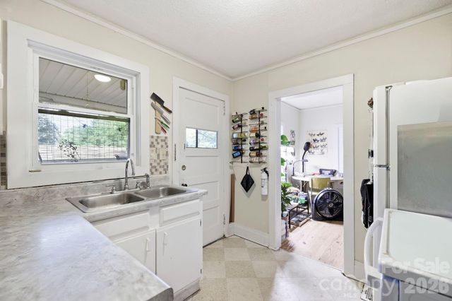 65 King Street, Asheville, NC 28804