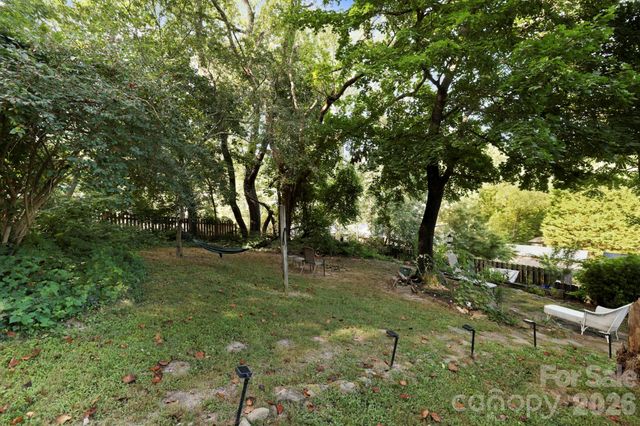 65 King Street, Asheville, NC 28804