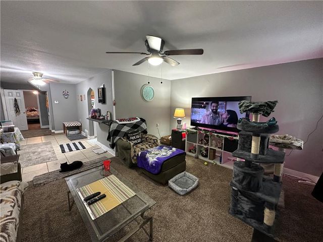 808 S Willis Avenue, Independence, MO 64052