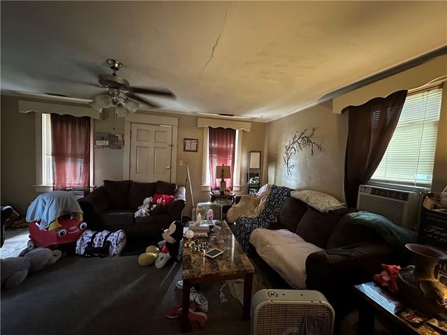 808 S Willis Avenue, Independence, MO 64052