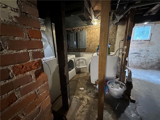 808 S Willis Avenue, Independence, MO 64052