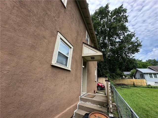 808 S Willis Avenue, Independence, MO 64052