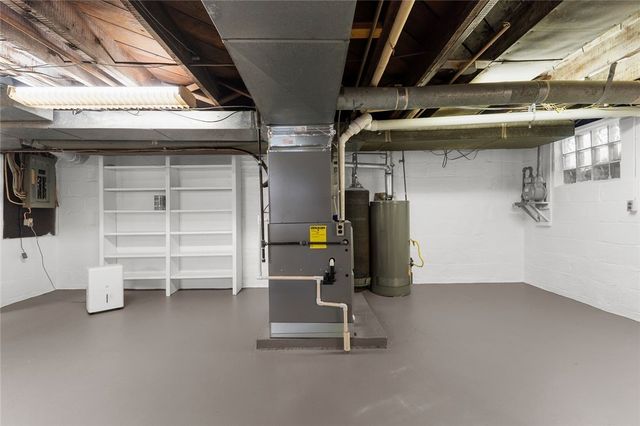 841 Highland Rd, Sharon, PA 16146