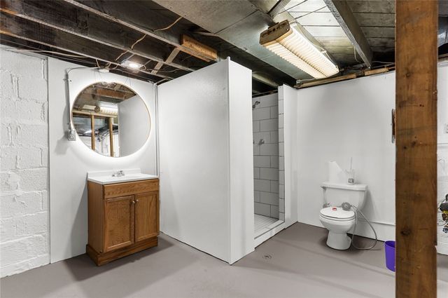 841 Highland Rd, Sharon, PA 16146