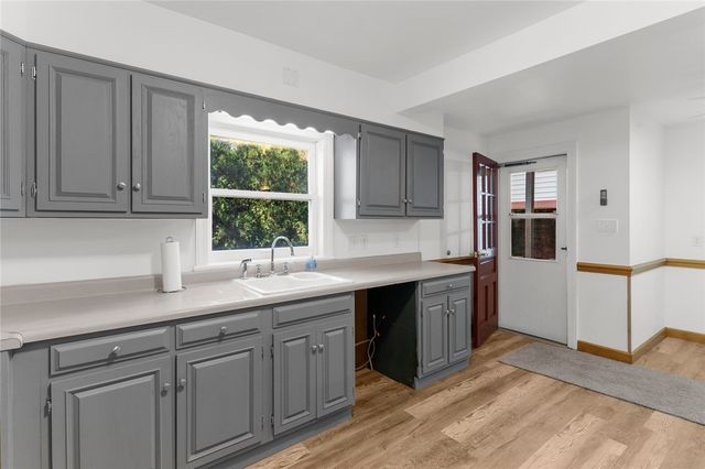 841 Highland Rd, Sharon, PA 16146