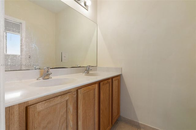 20507 NW 9th Ave, Miami Gardens, FL 33169